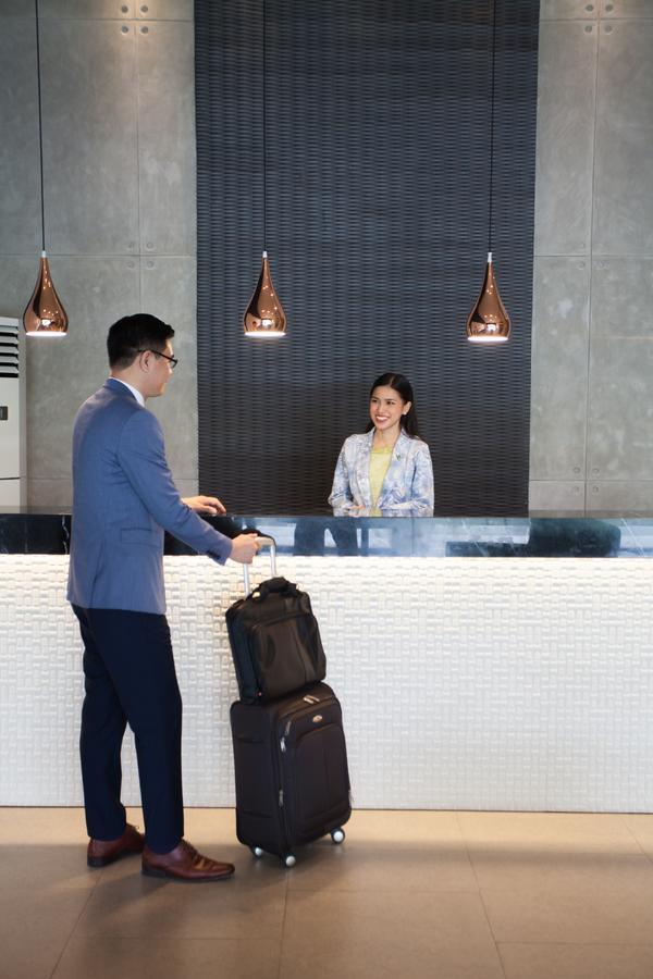 The Cirque Serviced Residences Quezon City Esterno foto