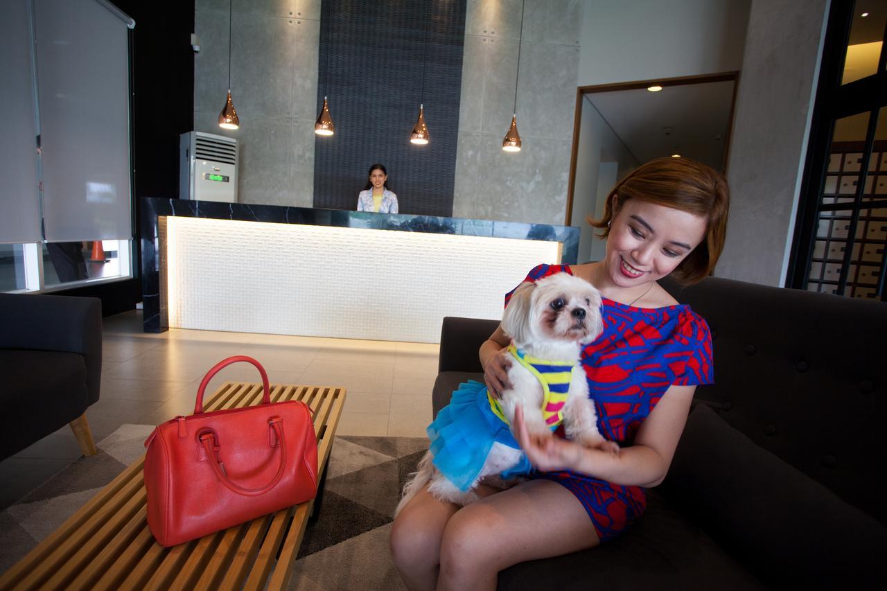 The Cirque Serviced Residences Quezon City Esterno foto