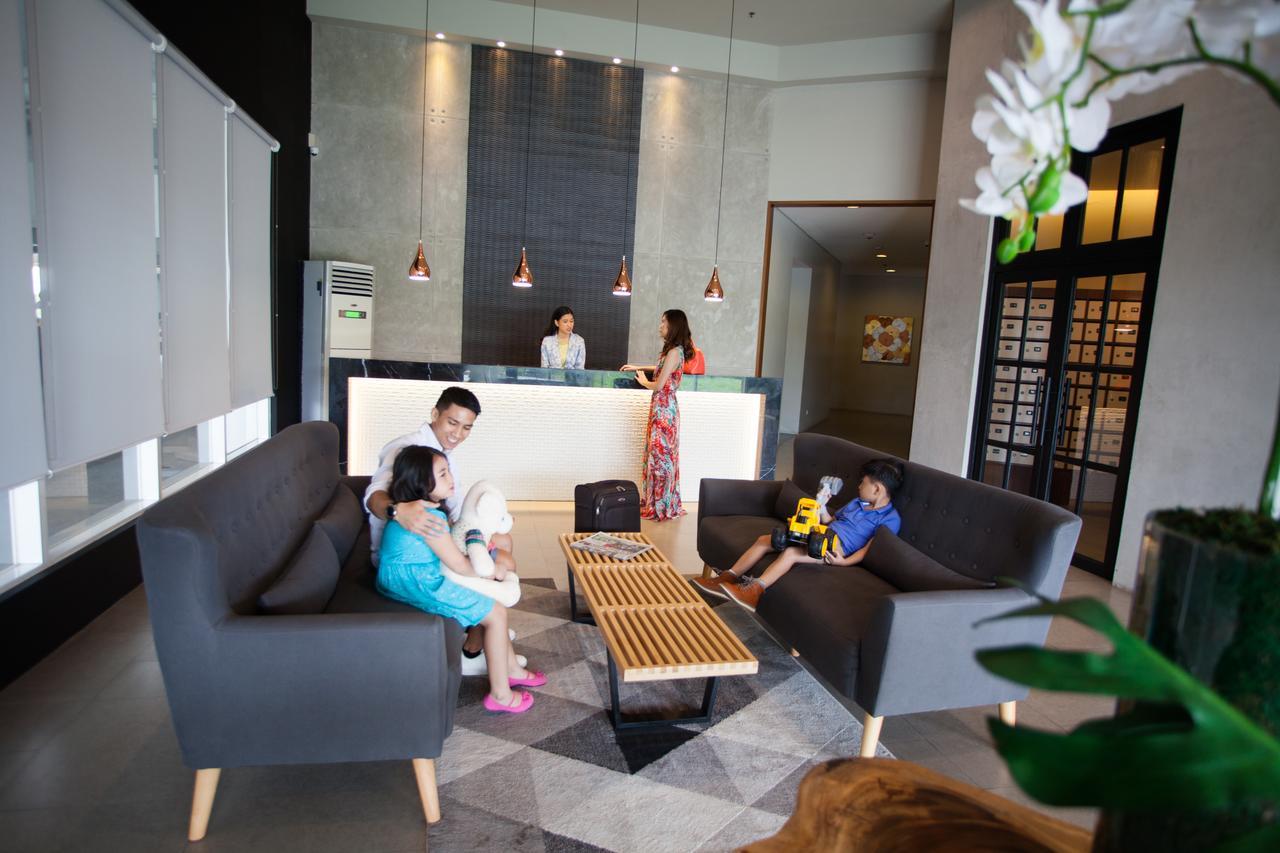 The Cirque Serviced Residences Quezon City Esterno foto