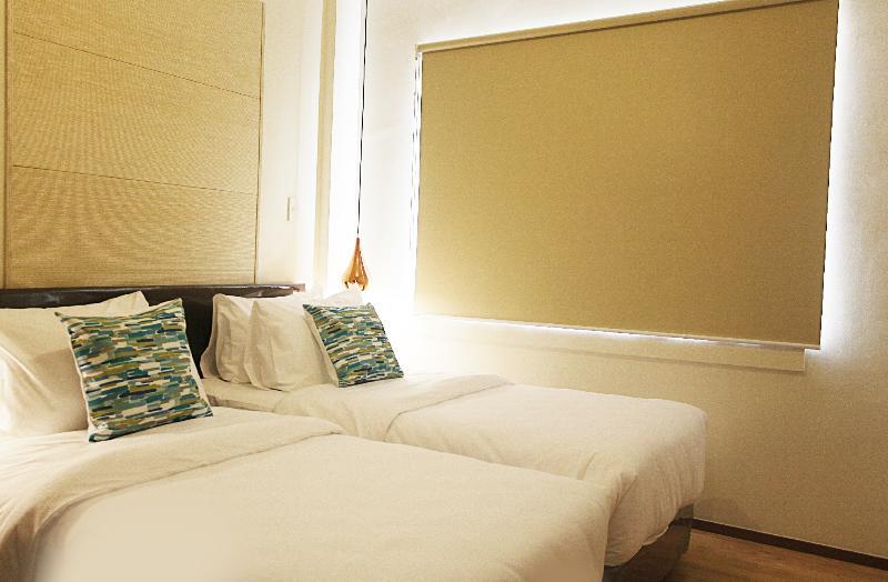 The Cirque Serviced Residences Quezon City Esterno foto